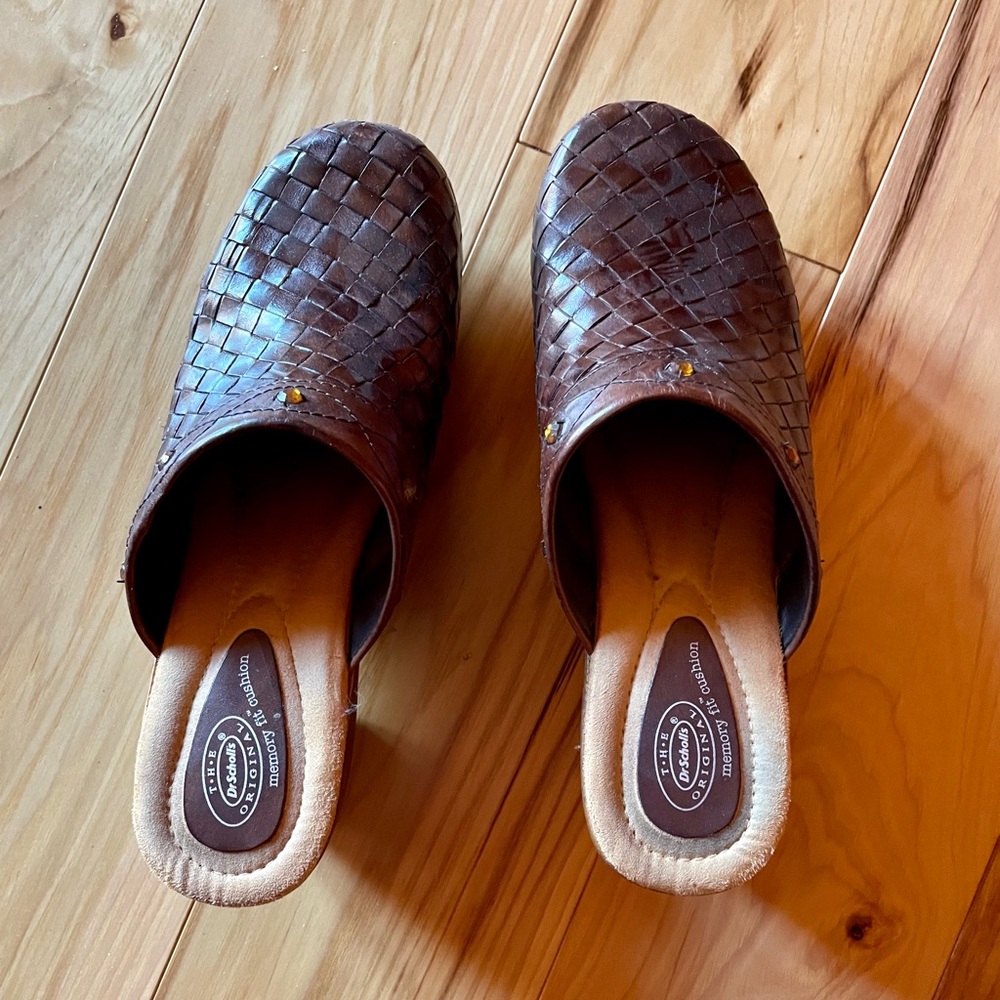 Vintage Dr Scholl’s  Leather Lattice Clogs